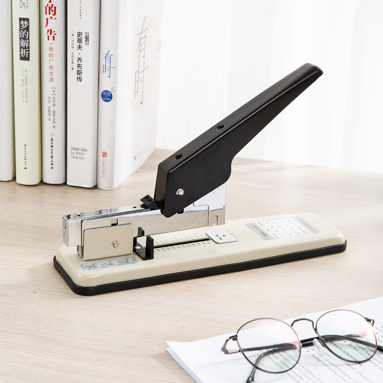 Dập ghim Deli 0394 (100 tờ) - Ảnh 3