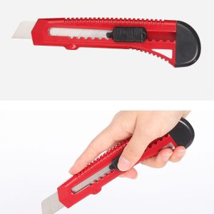 Dao rọc giấy COMIX 18mm B2805 Đỏ