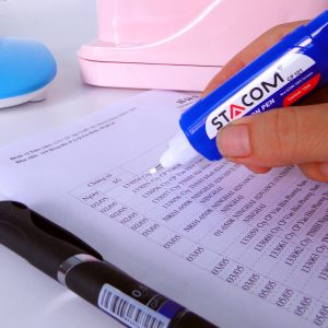 Bút xoá thân dẹt CP101 Starcom (12 chiếc/ hộp)