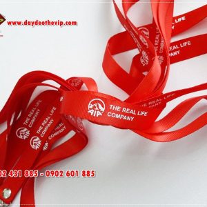 Dây thẻ lụa màu đỏ