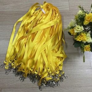 Dây thẻ lụa màu vàng