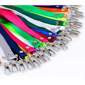 Móc cài thẻ nhựa trắng