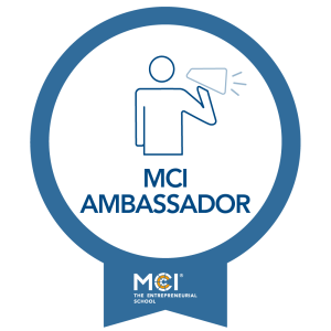 Móc cài thẻ nhựa trắng