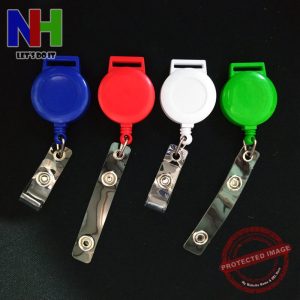 Móc đeo thẻ co rút
